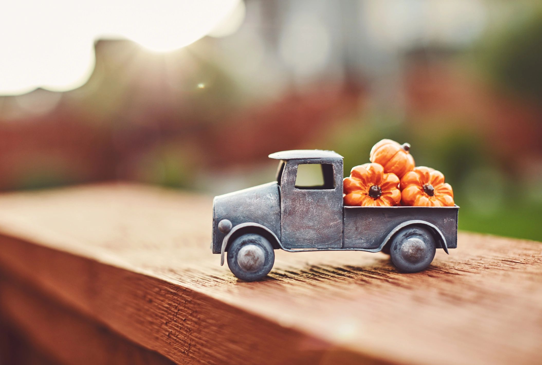 Small truck model with a seasonal miniature load